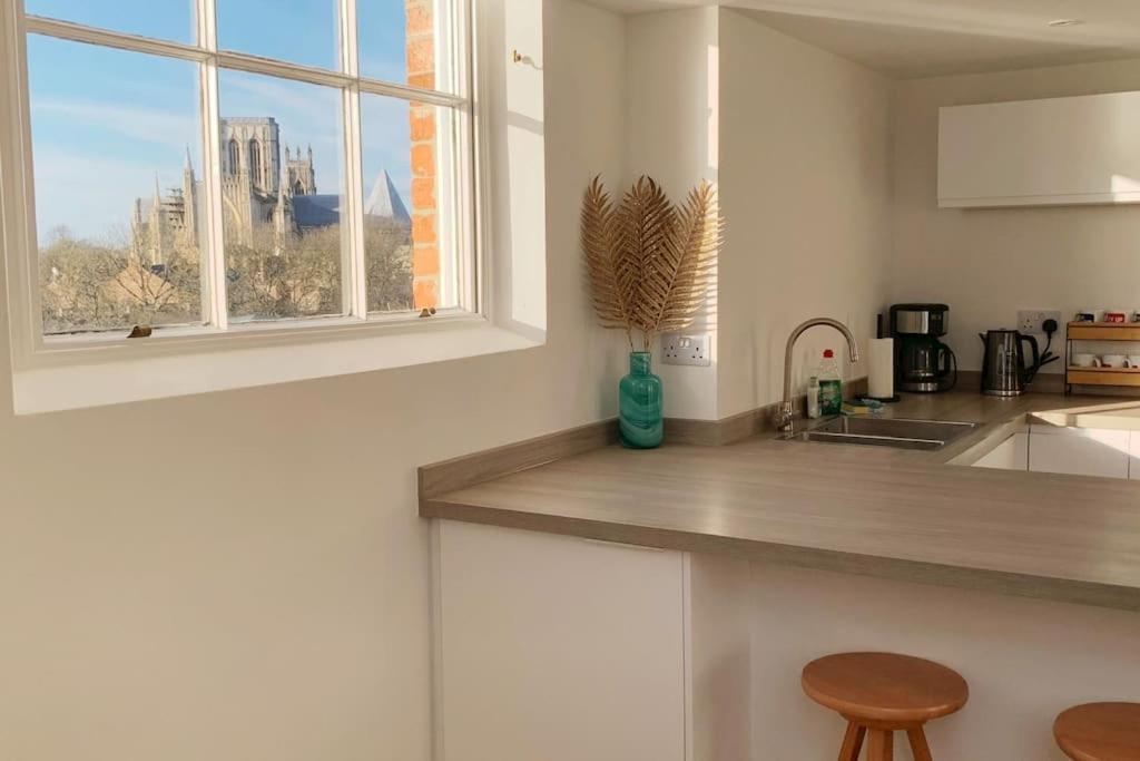 Betty'S Minster View - 6 Twins Or 3 Superkings -Central With Free Parking York Extérieur photo