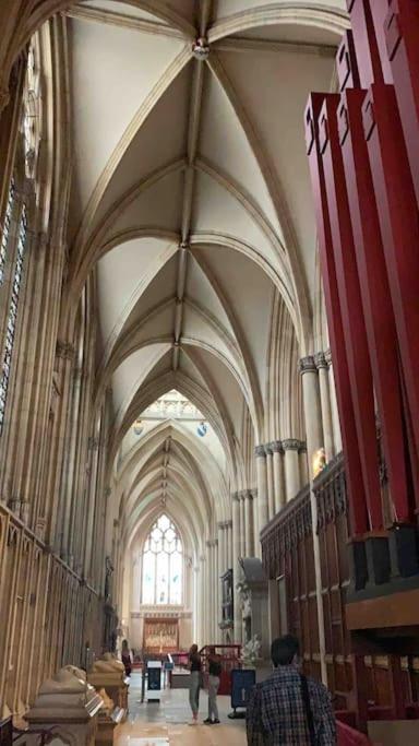 Betty'S Minster View - 6 Twins Or 3 Superkings -Central With Free Parking York Extérieur photo