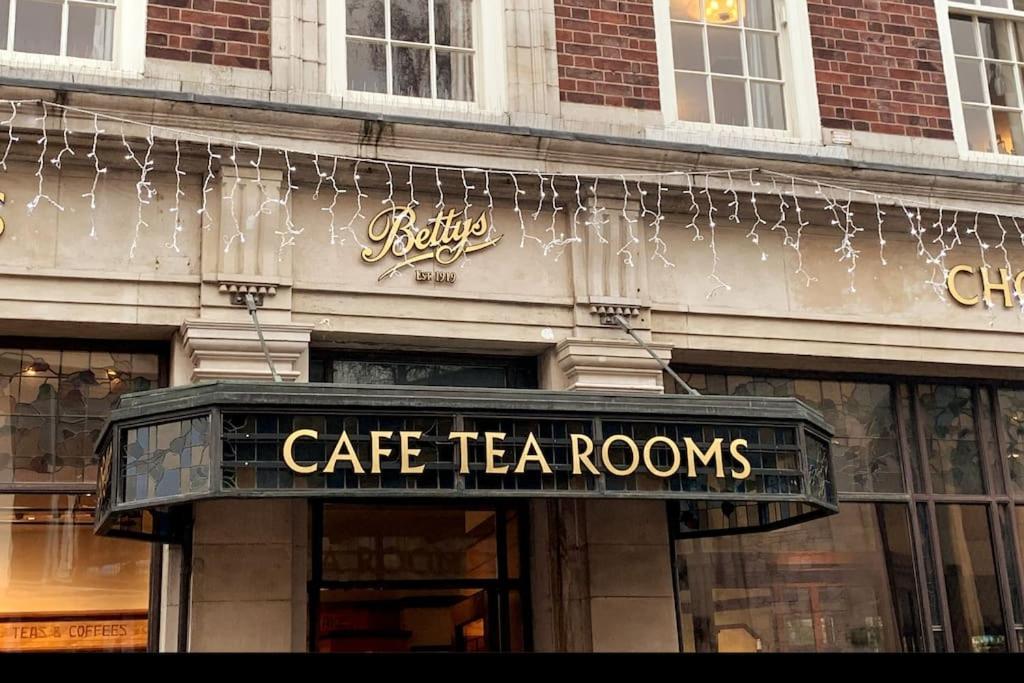 Betty'S Minster View - 6 Twins Or 3 Superkings -Central With Free Parking York Extérieur photo