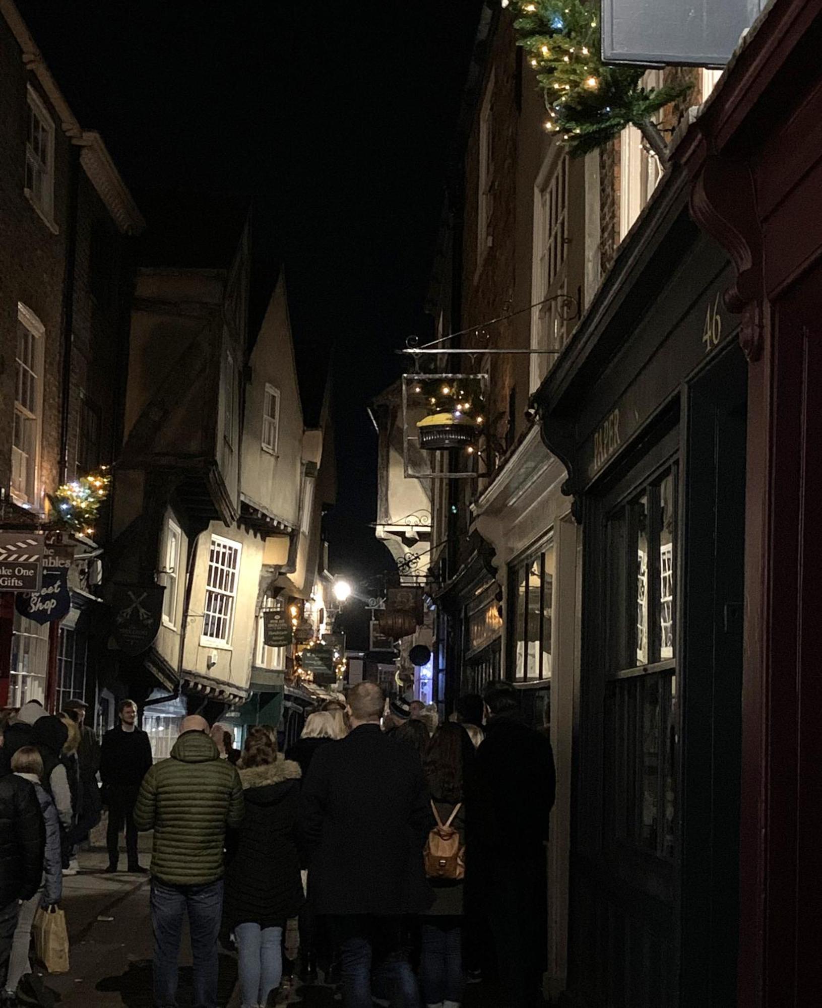 Betty'S Minster View - 6 Twins Or 3 Superkings -Central With Free Parking York Extérieur photo