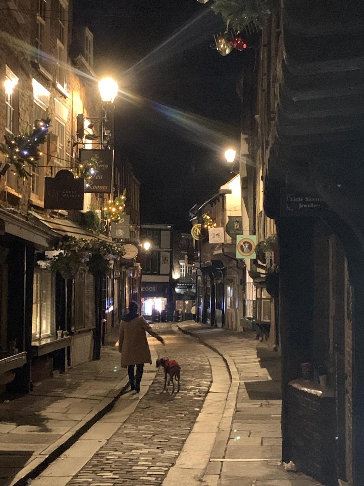 Betty'S Minster View - 6 Twins Or 3 Superkings -Central With Free Parking York Extérieur photo